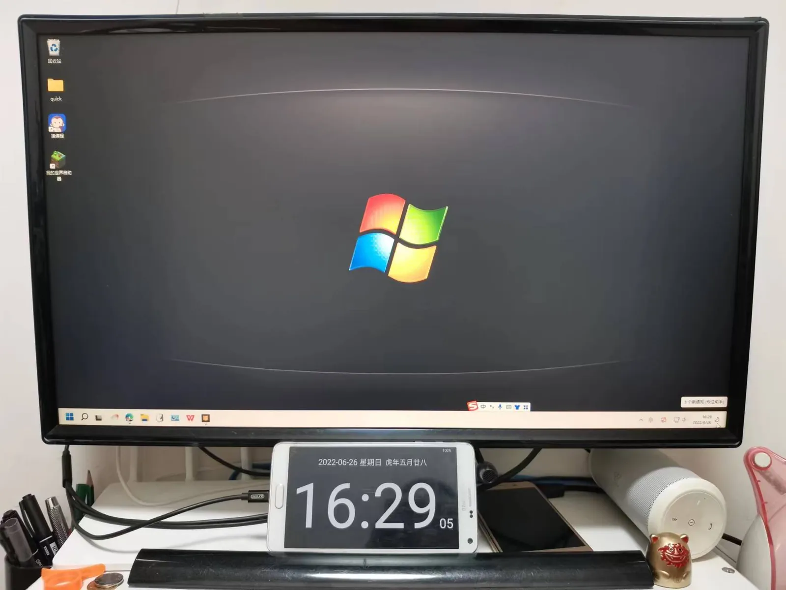 /home/old-phone-desktop-clock/assets/boxcnAbMWLUEtuuk4j5a5PNhN9g.webp